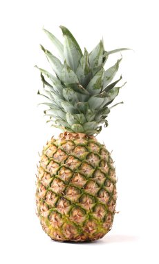 Beyaz üzerine izole edilmiş ananas