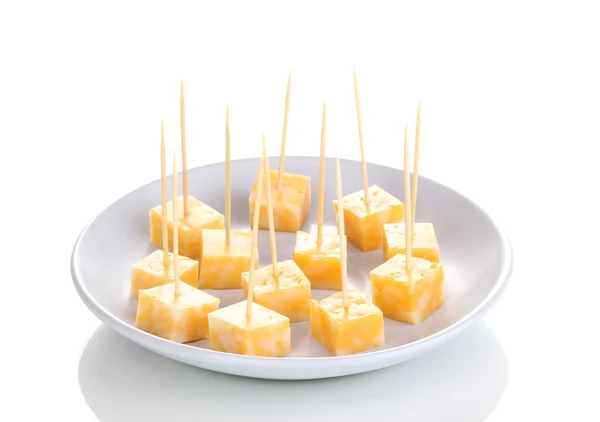 Καναπεδάκια τυρί στο πιάτο που απομονώνονται σε λευκό — Φωτογραφία Αρχείου