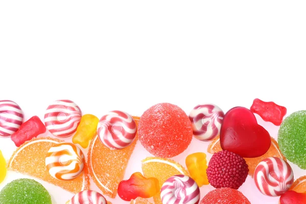 흰색에 분리되어 있는 화려 한 젤리 사탕 — 스톡 사진
