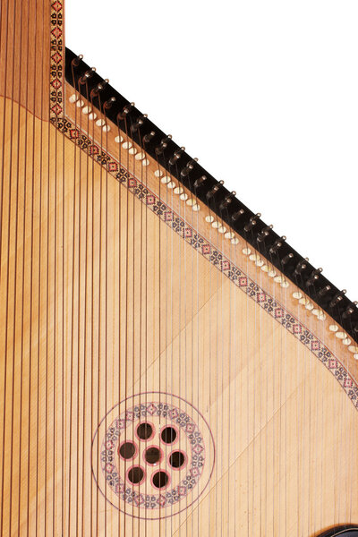 Бандура ретро - украинский музыкальный инструмент крупным планом, изолированный на белом
