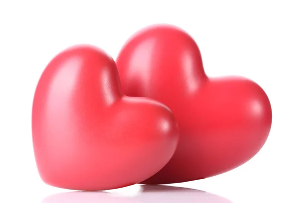 Δύο διακοσμητικά κόκκινες καρδιές που απομονώνονται σε λευκό — Φωτογραφία Αρχείου