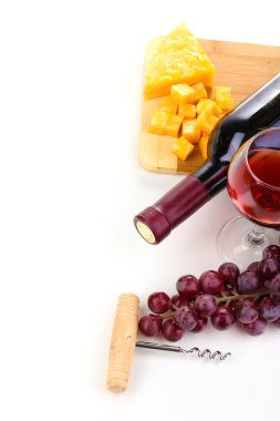 büyük şarap kadehinin ve izole üzerine beyaz peynir ile