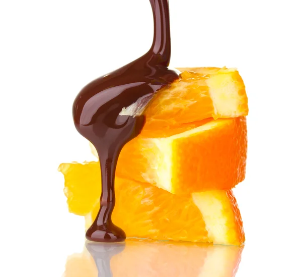 Laranja madura fatiada com chocolate — Fotografia de Stock