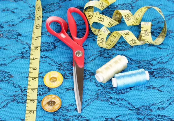 Sewing accessories on fabric — Stock Photo, Image