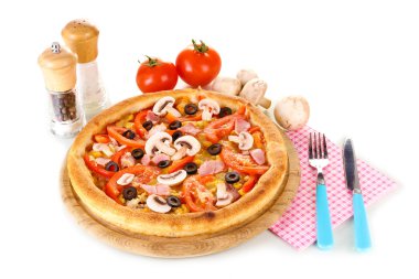 sebze ve mantar beyaz izole aromatik pizza