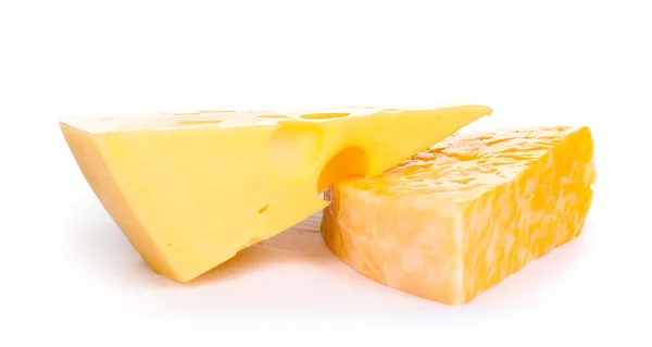 Brânză izolată pe alb — Fotografie, imagine de stoc