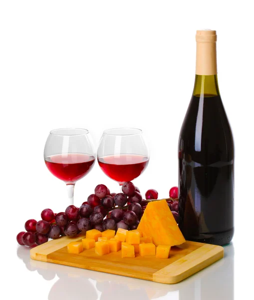 सफेद पर अलग वाइनग्लास और पनीर के साथ महान शराब की बोतल — स्टॉक फ़ोटो, इमेज