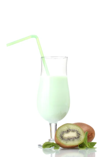 Batido de leite com kiwi isolado em branco — Fotografia de Stock