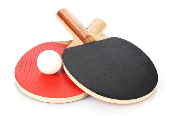 Raquettes et balles de ping-pong, isolées sur fond blanc — Photo