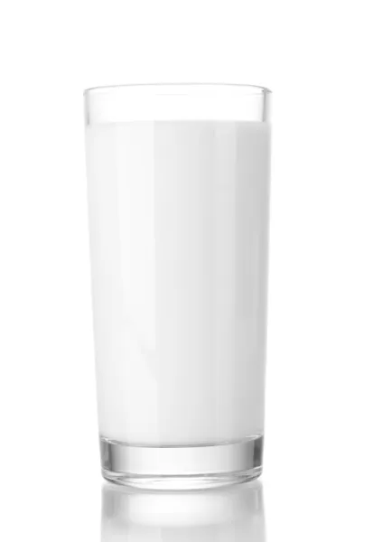Vaso de leche aislado en blanco — Foto de Stock