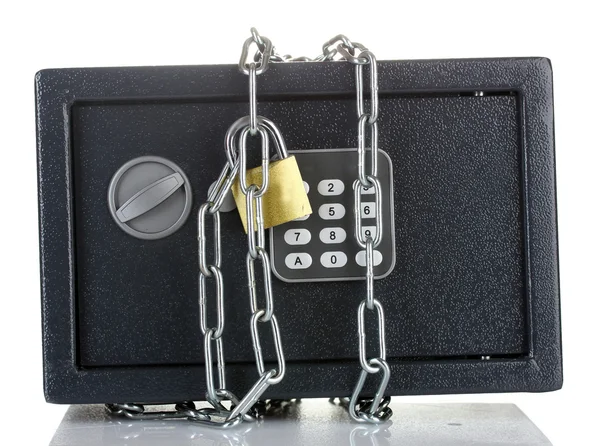 Seguro con cadena y cerradura aislada en blanco —  Fotos de Stock