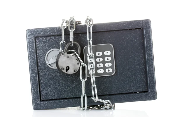 Cassaforte con catena e serratura isolata su bianco — Foto Stock