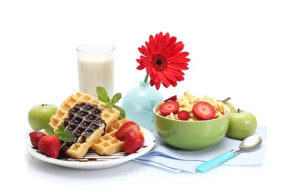 Leichtes Frühstück isoliert auf weiß — Stockfoto