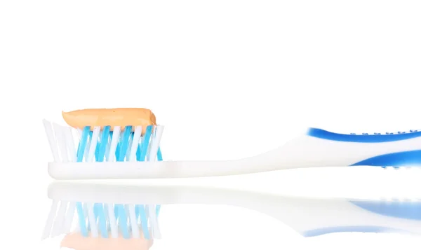 Οδοντόβουρτσα με πάστα που απομονώνονται σε λευκό — Φωτογραφία Αρχείου