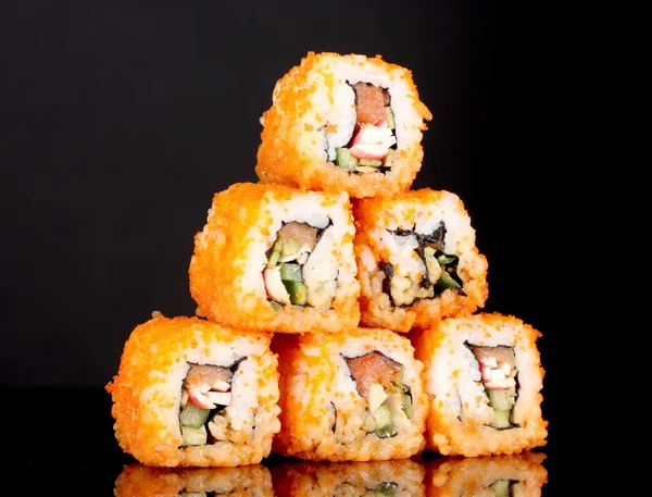 黒を基調としたおいしい寿司 — ストック写真