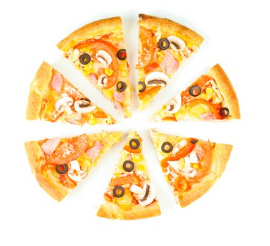 beyaz izole dilimlenmiş pizza yakın çekim