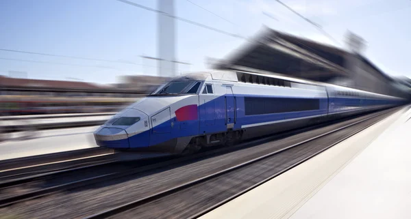 Comboio de alta velocidade em movimento — Fotografia de Stock