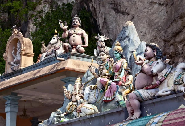 Estatuas en templos hindúes en las cuevas de Batu —  Fotos de Stock