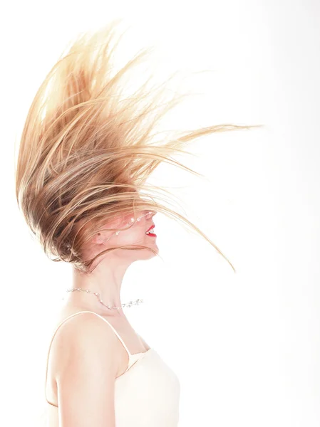 Профиль лживой красоты с умными волосами, изолированный — стоковое фото