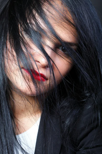Hermosa mujer morena pelo largo — Foto de Stock