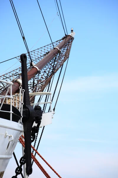 Masten und Seil des Segelschiffs. — Stockfoto
