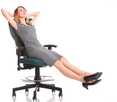 sandalye holding Pano üzerinde oturan bir tam uzunlukta iş kadın