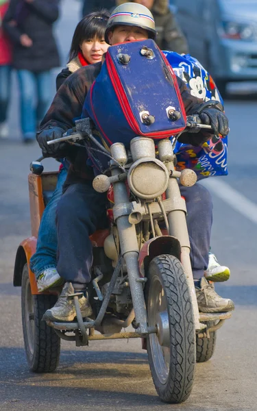 Motociclista cinese — Foto Stock