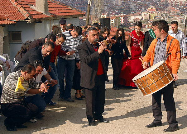 Танцы на улице
