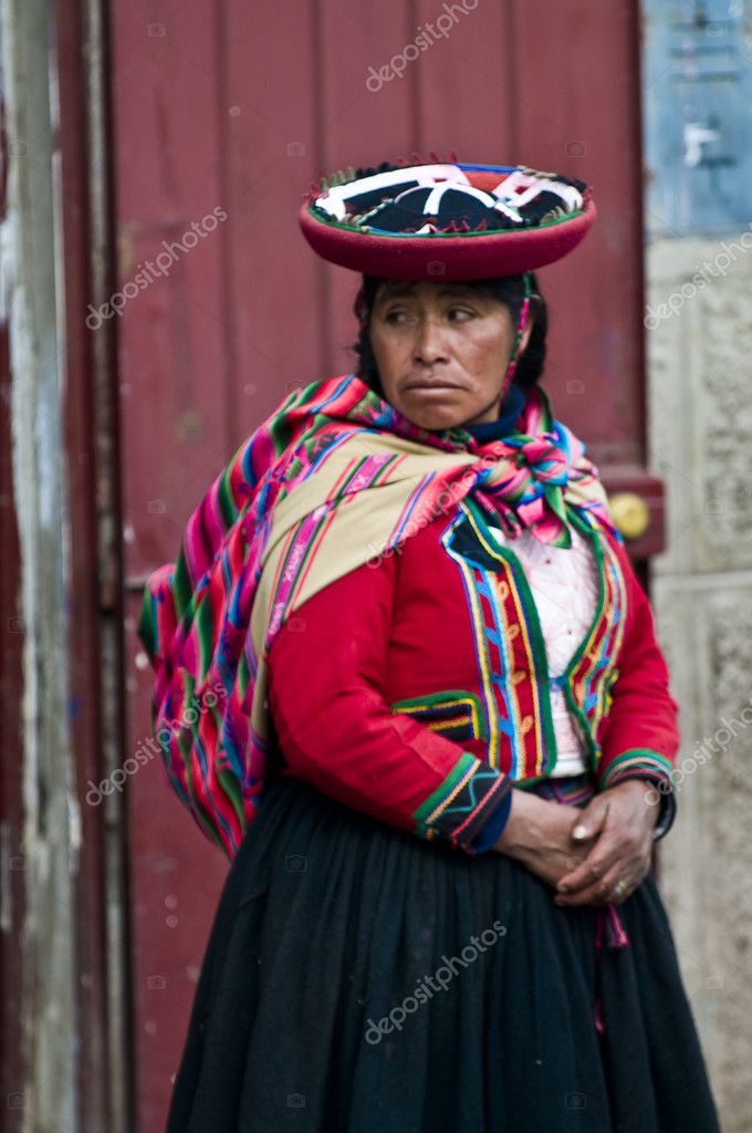 Peruvian woman — Stock Editorial Photo © kobbydagan #8744907