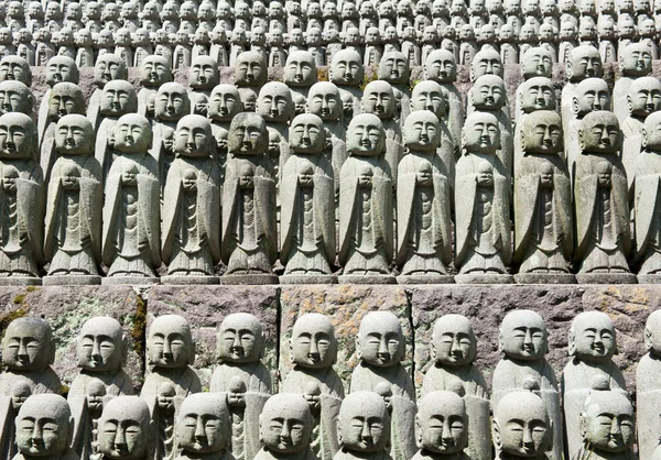 Filas de estatuas de jizo — Foto de Stock