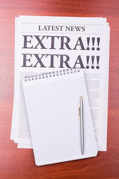 De krant extra! extra! — Stockfoto