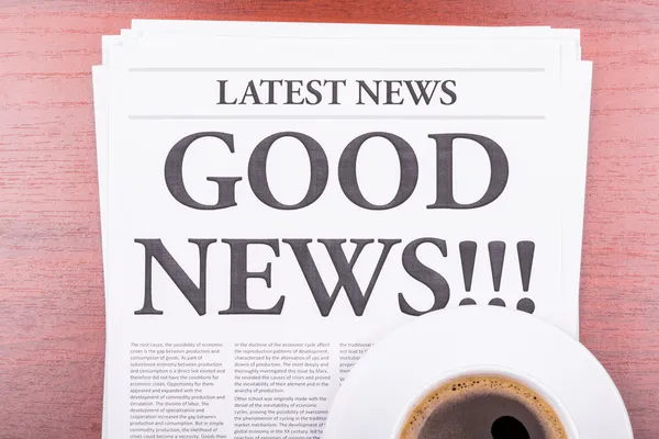 The newspaper GOOD NEWS and coffee — Stock Photo, Image