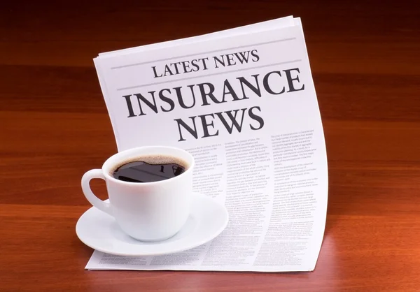 保険ニュースの見出しで新聞最新ニュース — ストック写真