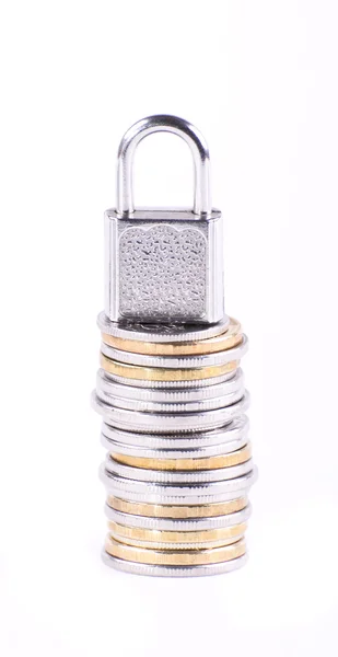 The padlock on the stack of coins — Stock Photo, Image