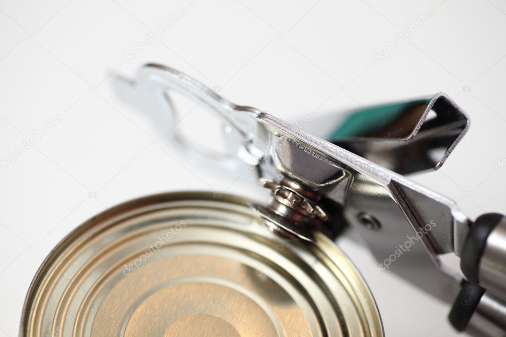 Can with can opener