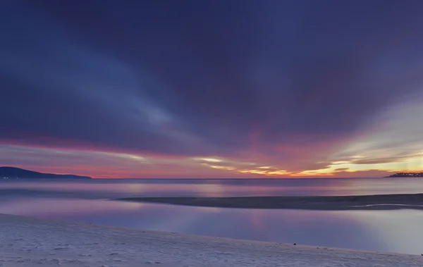 Wschód słońca nad morzem — Zdjęcie stockowe