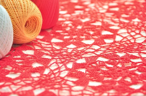 Uma bola de fios para tricotar — Fotografia de Stock