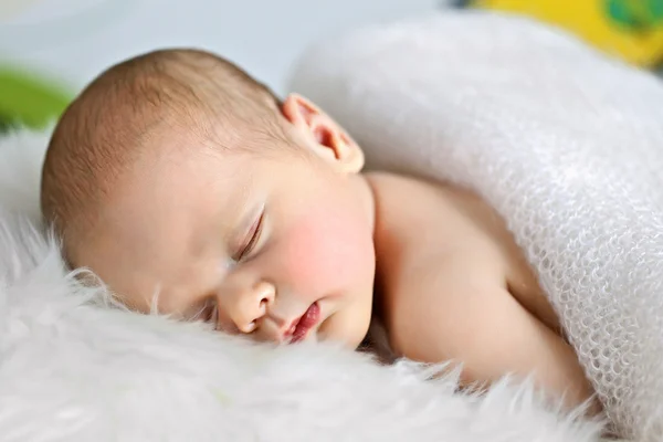 かわいい赤ちゃんが眠る — ストック写真