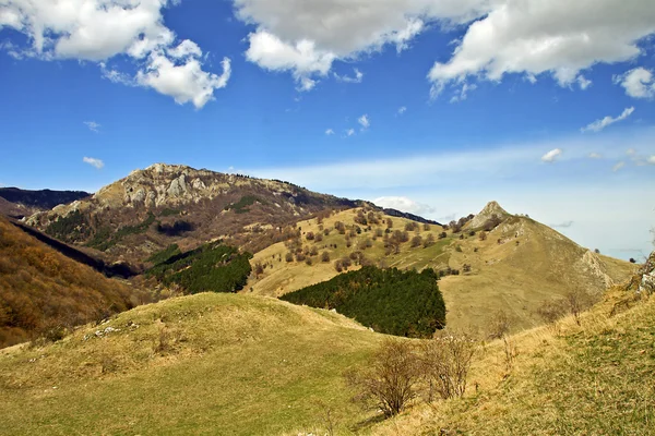Színes hegyek다채로운 언덕 — Stock Fotó