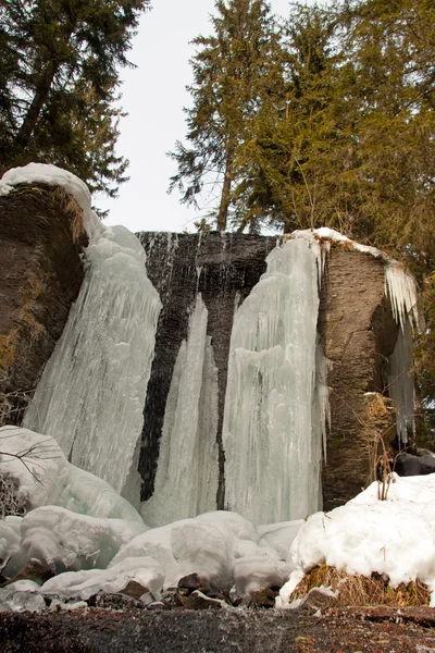 A frozen waterfall — Stock Photo, Image