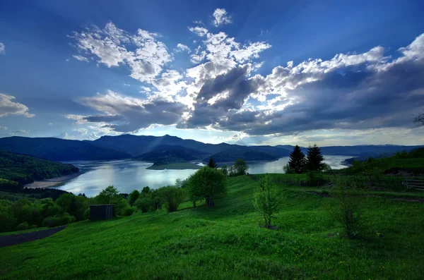 산 과 호수 풍경 — 스톡 사진