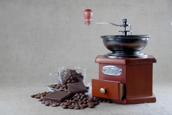 Dřevěný mlýnek na kávu — Stock fotografie