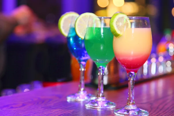 En ljus cocktail — Stockfoto