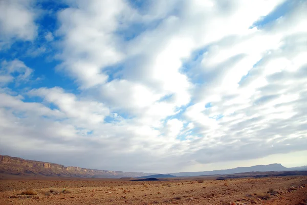 Wolken boven de woestijn — Stockfoto