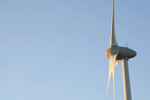 One Wind Turbine, Dawn Sky. UK — Stock Photo, Image