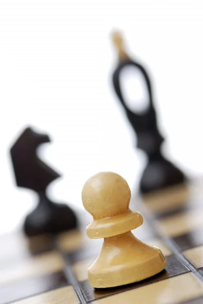 Vista inclinada del tablero de ajedrez . — Foto de Stock