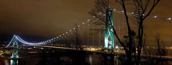 Lions Gate Bridge a Vancouver BC di notte — Foto Stock