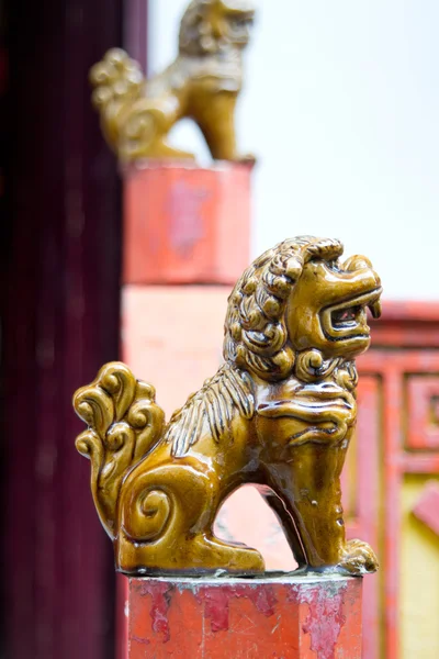 Kerámia Foo oroszlán szobrok — Stock Fotó