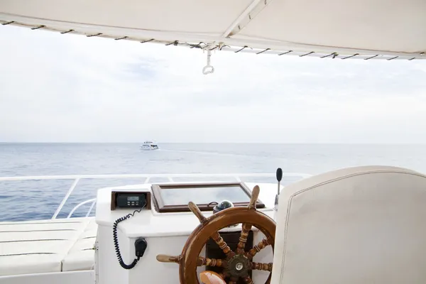 豪華なモーター ボートのデッキ — ストック写真
