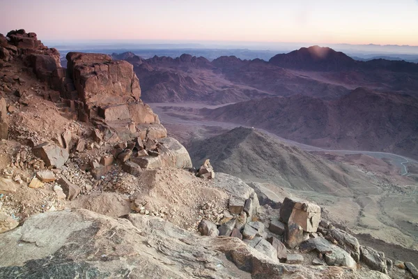Morgendämmerung in den Bergen des Sinai — Stockfoto